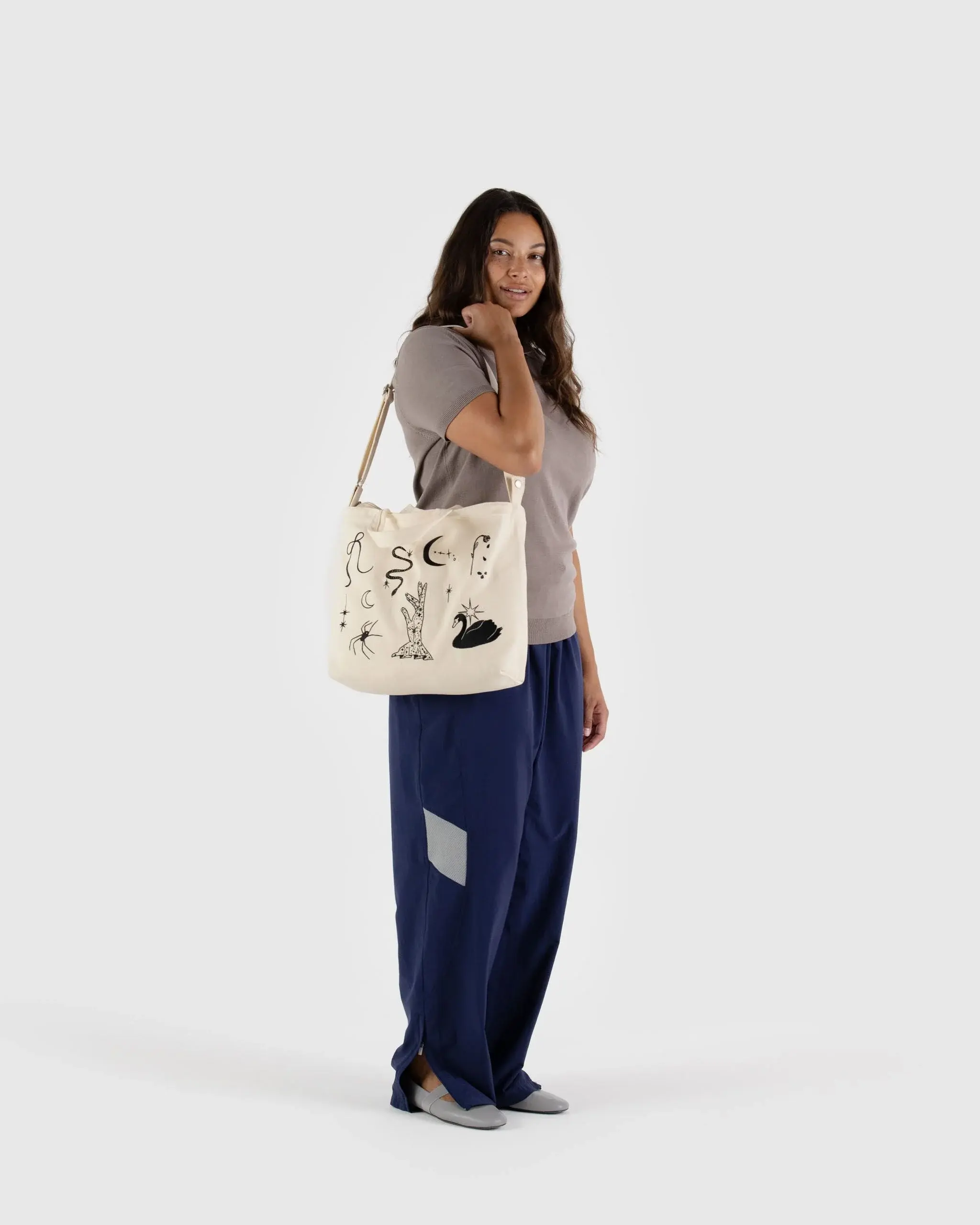 Horizontal Zip Duck Bag image 2