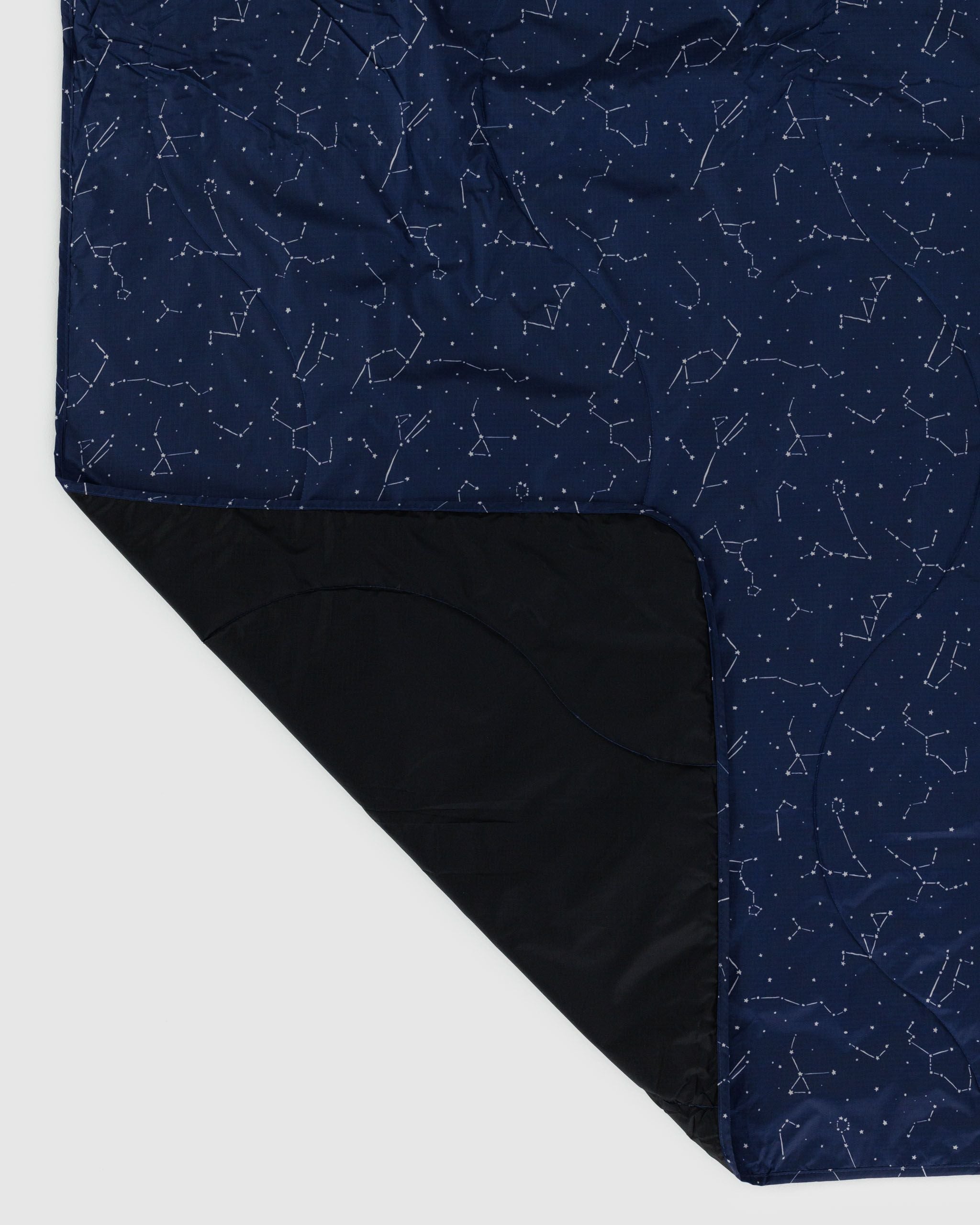 Puffy Picnic Blanket image 2
