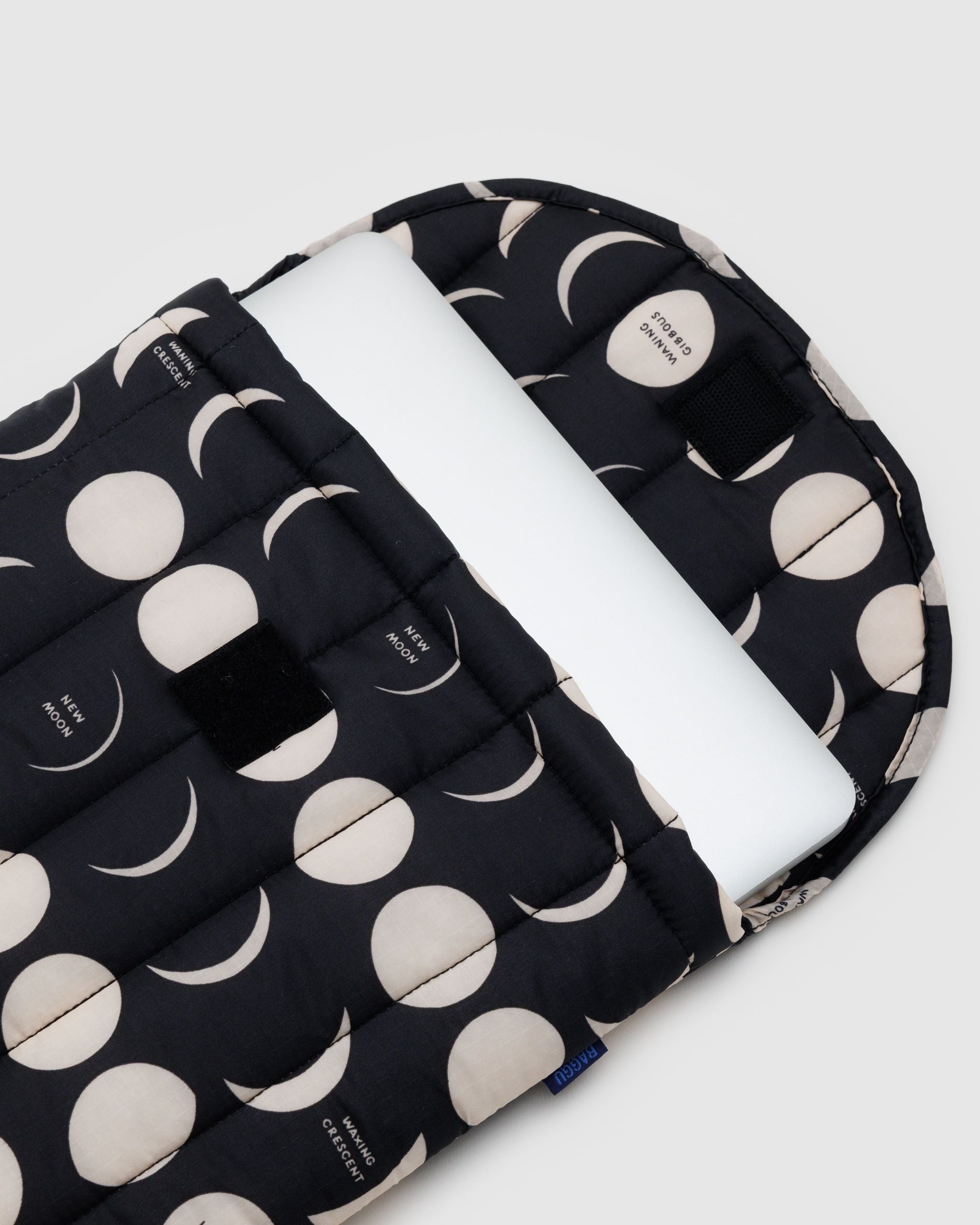 Puffy Laptop Sleeve 16&quot; image 1